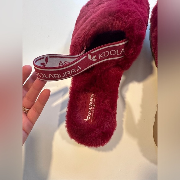 Koolaburra by UGG Fuzz’n II Back-Strap Slide Slippers in Maroon, size 9 - Picture 4 of 8
